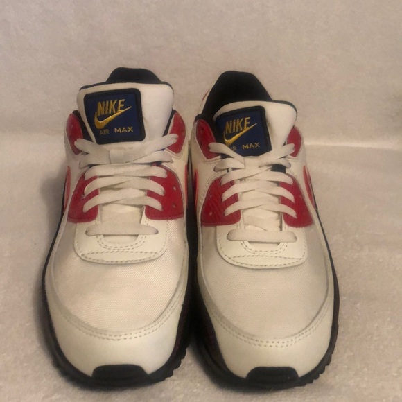 Nike Air Max 90 SE. Size 10.5 multi color. My favorite Nike Shoe.
